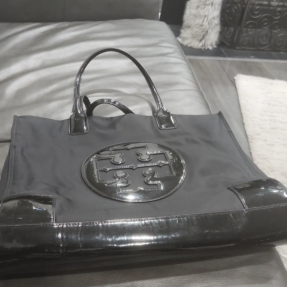 Tory Burch Patent Black Structured Tote Bag - Picture 2 of 12